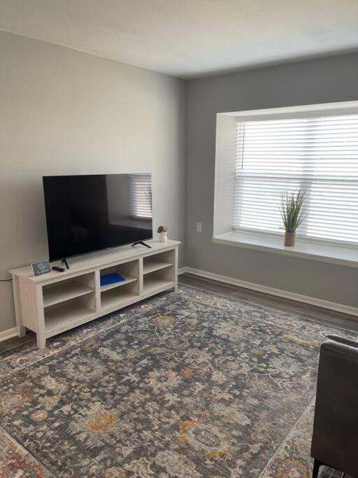 The Irene - 2 Bedroom Apt In Quilt Town, Usa Hamilton Экстерьер фото